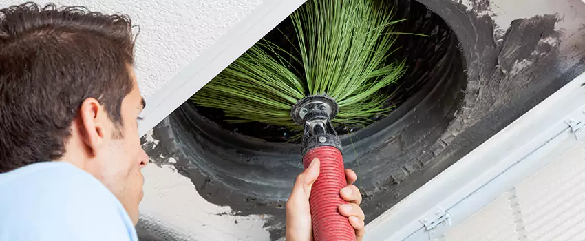 Clogged Air Duct Cleaning Process in La Pointe-des-Peres, QC